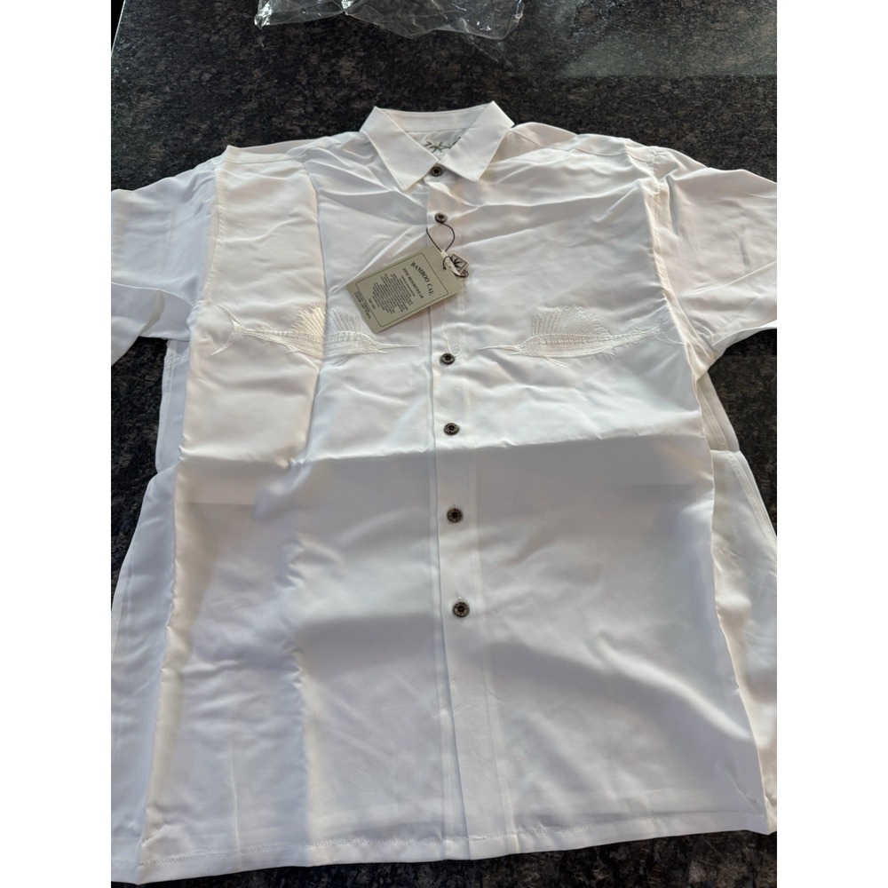 BAMBOO CAY Embroidered Hawaiian Shirt‎ Men's Med.  Marlins Fishing Sword Fish